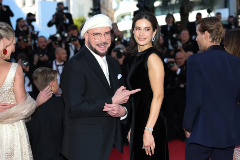 Tendência: Ella Bleu Travolta e o apoio dos pais na moda