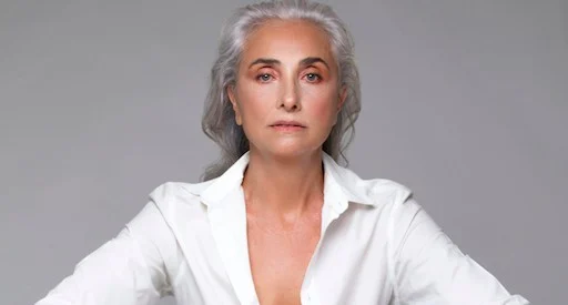 Tendência: Mulheres 50+ mudam de carreira e estilo na moda