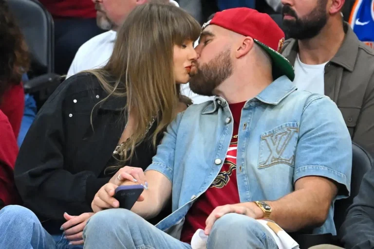 Tendência de Estilo: Taylor Swift e Travis Kelce no NBA