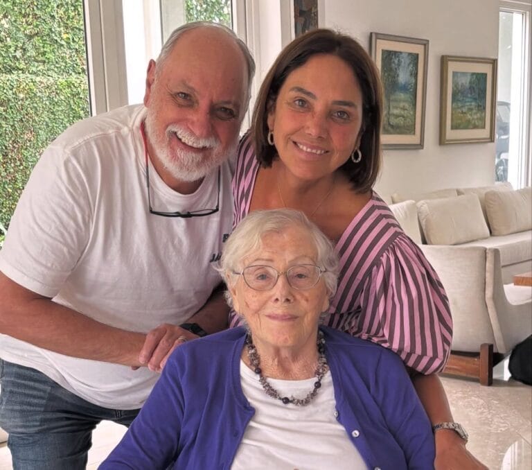 Tendência de estilo: Heloísa Périssé homenageia mãe em evento