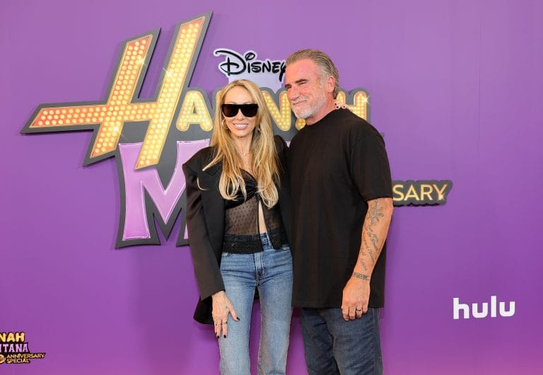 Tendência de estilo: Tish Cyrus fala sobre divórcio e automedicação