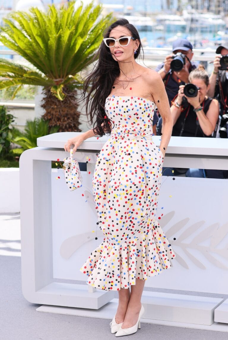 Tendência de look: Demi Moore brilha com poá no Festival de Cannes