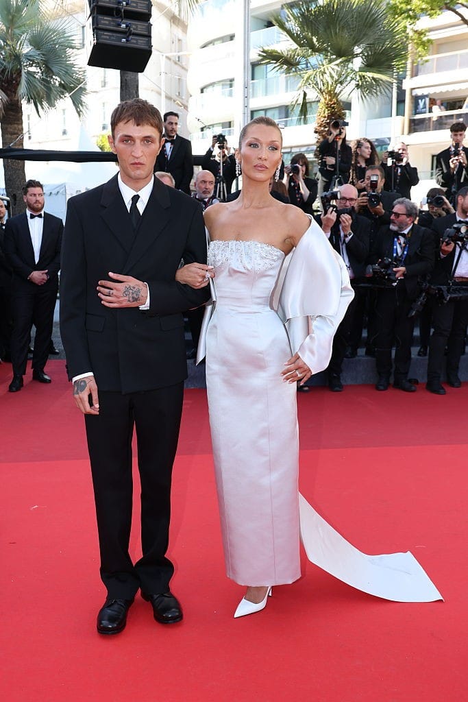 Tendência de moda: Bella Hadid brilha no Festival de Cannes