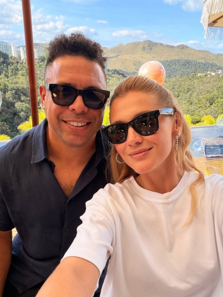 Tendência de moda: Celina Locks e Ronaldo em look romântico