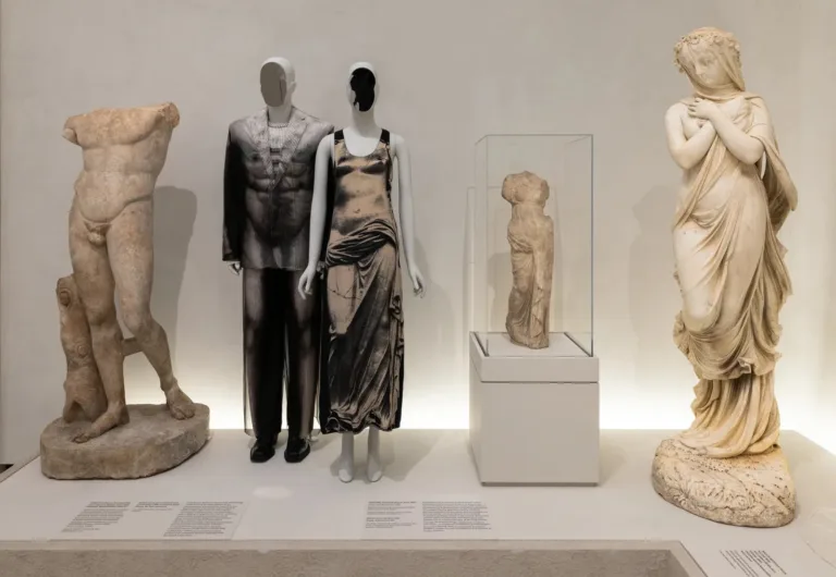 Tendência em moda: nova exposição "Costume Art" no Met