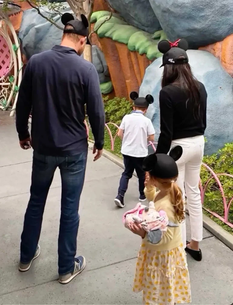 Tendências de estilo: Meghan Markle fala sobre sua família em vídeo