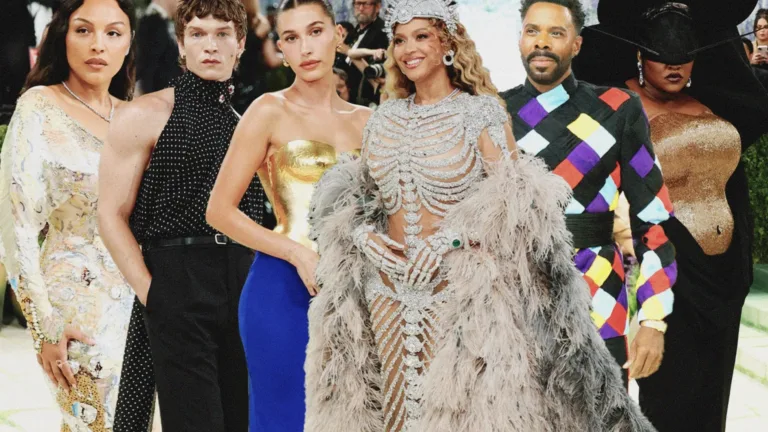 Tendências de moda: celebridades bem-vestidas do Met Gala 2026