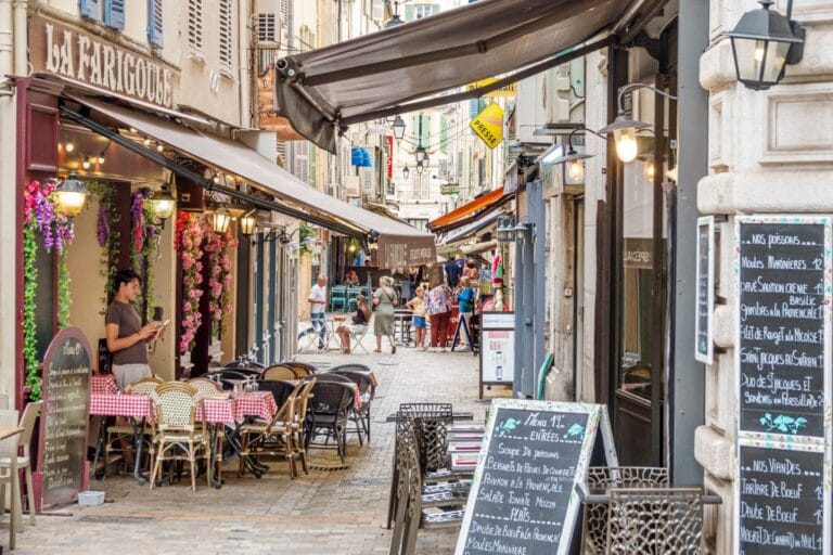Tendências de moda em Cannes 2026: três novidades imperdíveis