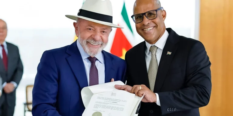 Turismo em Brasília: Lula recebe novos embaixadores