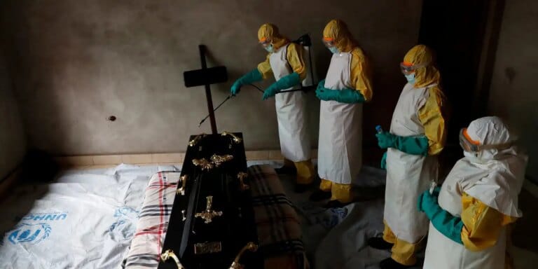 Turismo na África: 139 mortes suspeitas de ebola em surtos