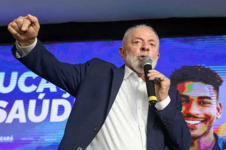 Vantagem de Lula sobre Flávio Bolsonaro no Ceará, diz pesquisa