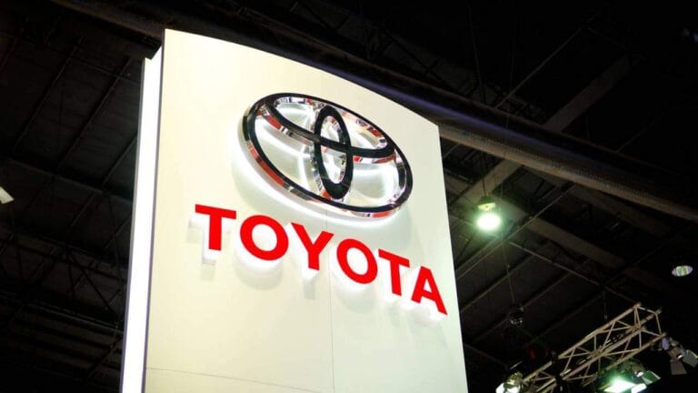 Vendas da Toyota caem por terceiro mês consecutivo em 2023
