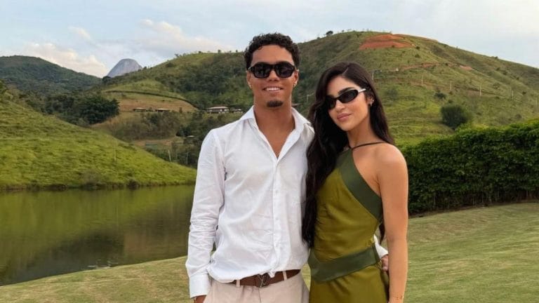 Viral: Filho de Ronaldinho e Giovanna Buscacio se beija no Rio