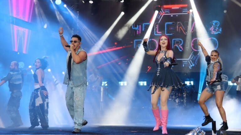 Viral: Helena & Rodrigo se apresentam no Festival Sertanejo do Hopi Hari