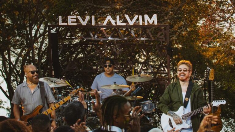 Viral: Levi Alvim grava novo audiovisual na Bahia