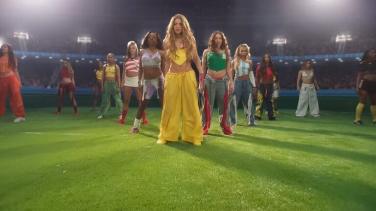 Viral: Shakira lança clipe da Copa com craques do futebol
