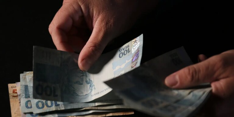 Atualização: Brasileiros sacaram R$ 482,8 milhões esquecidos em abril