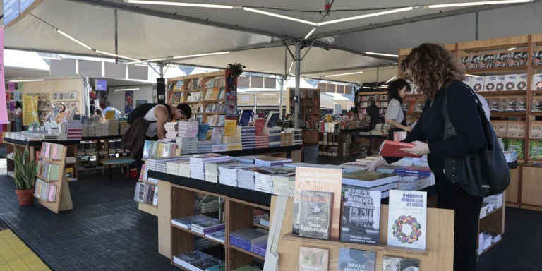 Atualização: Feira do Livro de SP contará com diretor da EBC