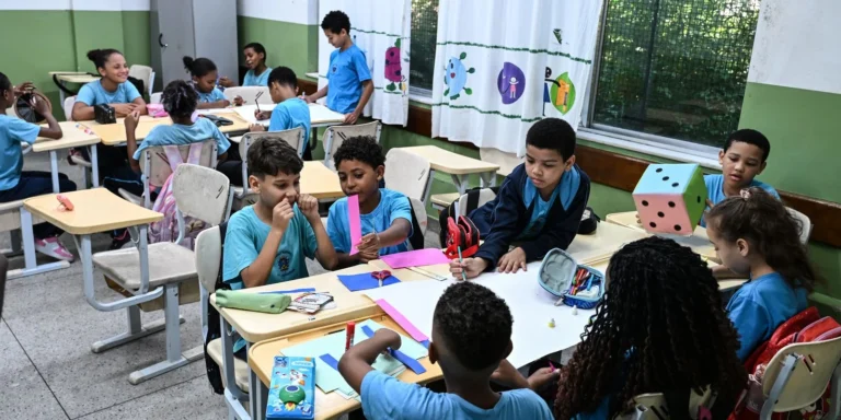 Atualização: Governo fixa novo piso nacional do magistério em R$ 5,1 mil