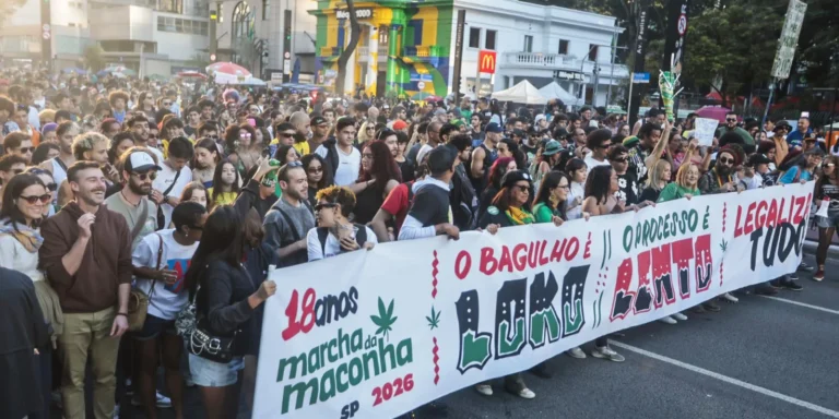 Atualização: Marcha em São Paulo pede legalização da maconha