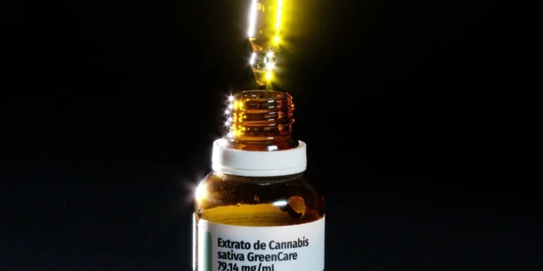 Atualização: Pacientes que importam remédios canábicos praticam musculação