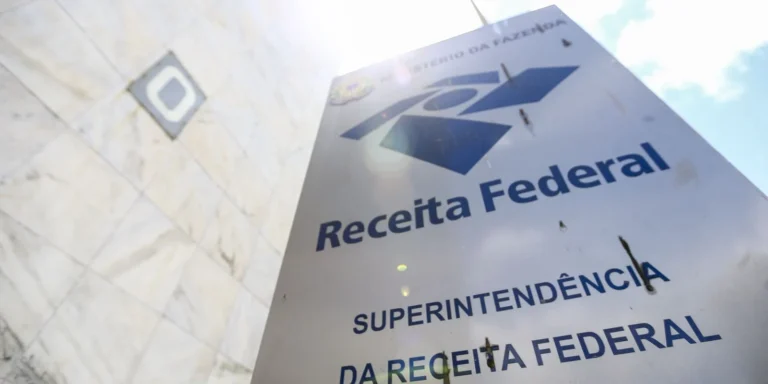 Atualização: Receita paga lote especial de restituição em julho