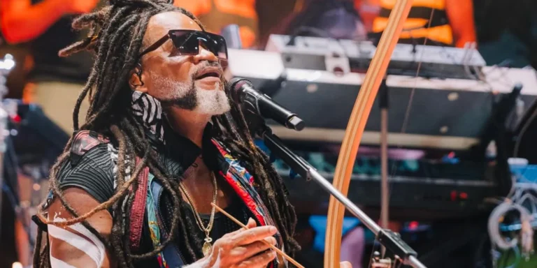 Atualização: União da Orquestra Ouro Preto com Carlinhos Brown