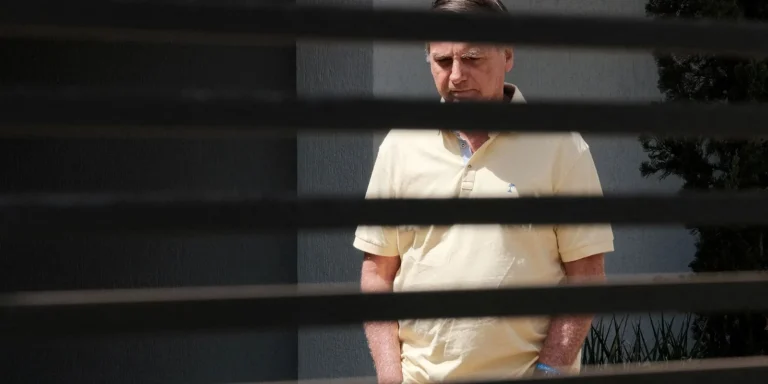 Bolsonaro confirma que não houve descumprimento da lei sobre arma