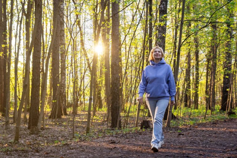Caminhar após os 70 anos melhora a glicemia e a saúde
