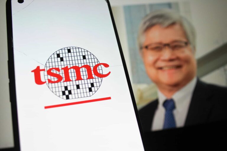 Demanda por IA supera capacidade de chips da TSMC, afirma CEO