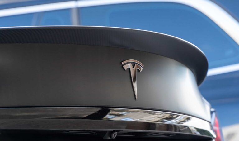Direção da Tesla em dúvida na Europa: inovação ou falha?