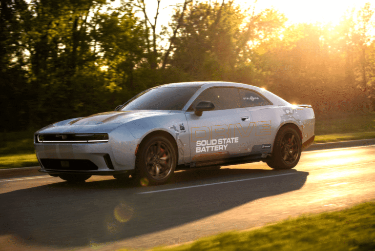 Dodge Charger com bateria de estado sólido inicia testes de inovação