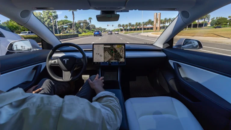 FSD da Tesla: limites e riscos expostos por acidente no Texas