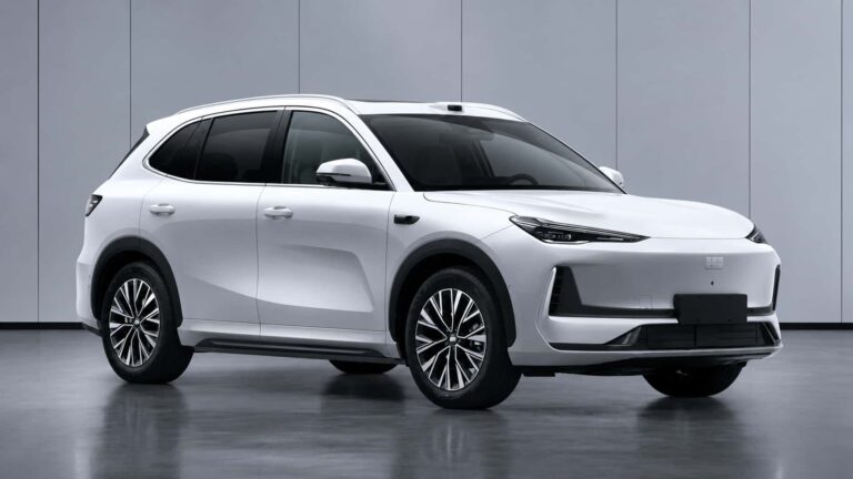 Geely EX5 elétrico ganha motor de 333 cv e novo visual