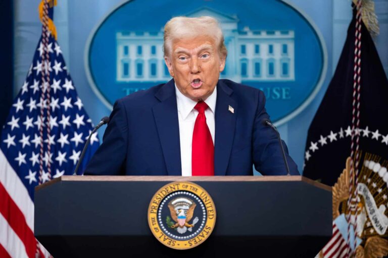 IA: Trump avalia participação do governo dos EUA em empresas