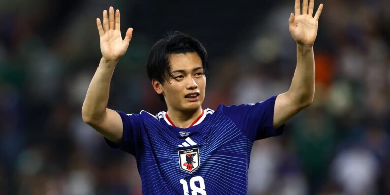 Japão goleia Tunísia por 4 a 0 e acirra briga pela liderança