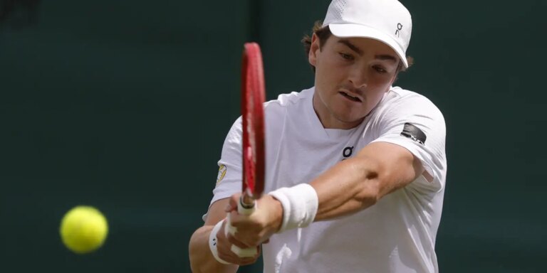 João Fonseca estreia em Wimbledon com vitória de 3 a 0 hoje