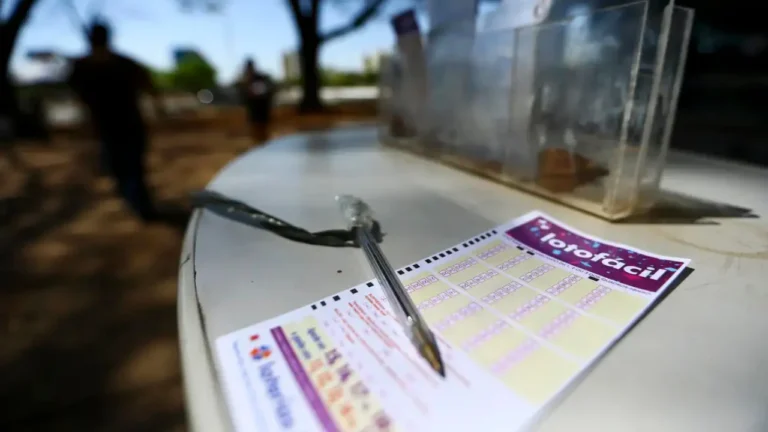 Lotofácil 3715: Confira os números sorteados e os ganhadores do prêmio de R$ 2 milhões