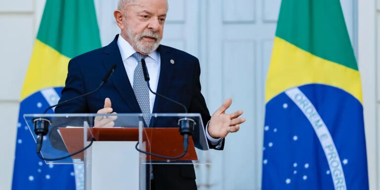 Lula diz a Trump: não se meta nas eleições no Brasil agora