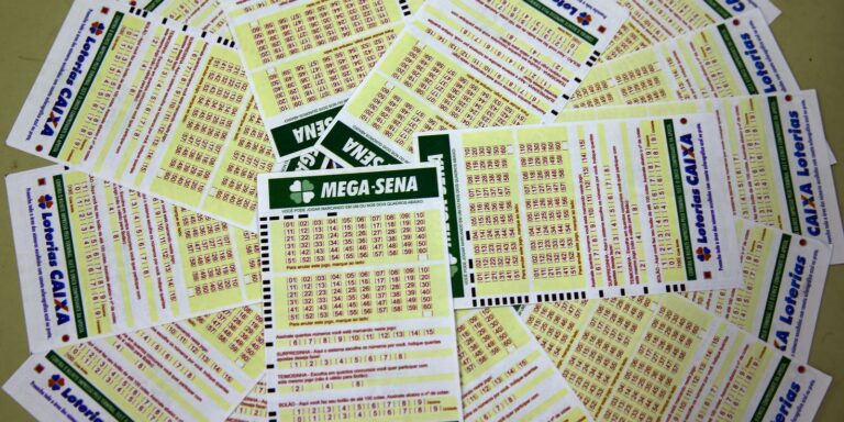 Mega-Sena acumula e prêmio de R$ 42 milhões atrai turistas