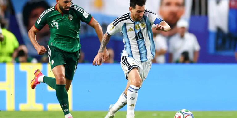 Messi se torna maior artilheiro das copas na estreia da Argentina