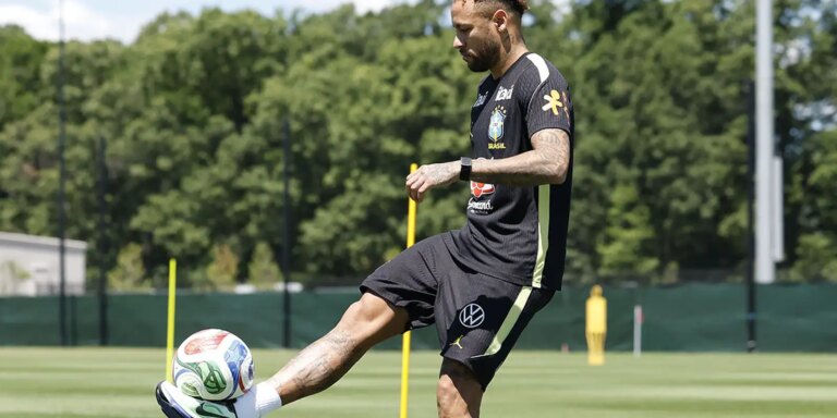 Neymar treina com a seleção hoje a 2 dias do jogo contra o Haiti