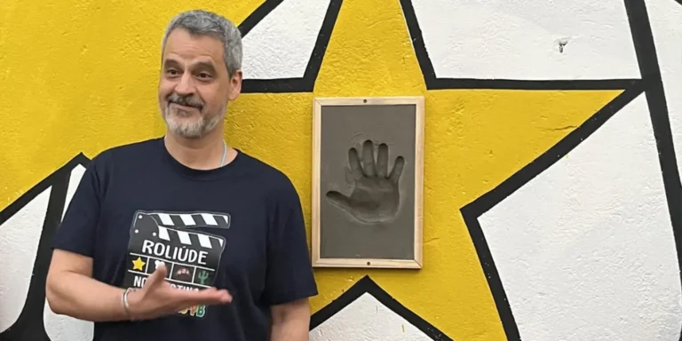 Parede da Fama homenageia artistas em cidade paraibana