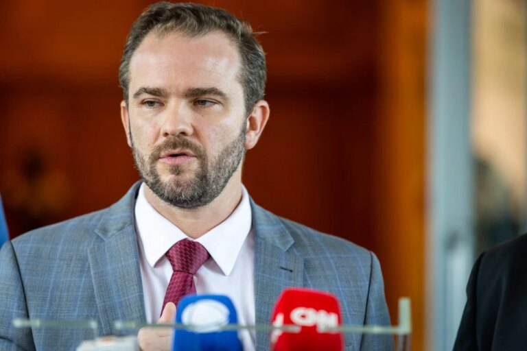 Projeto de Durigan elogia Alcolumbre após reunião sobre pautas-bomba