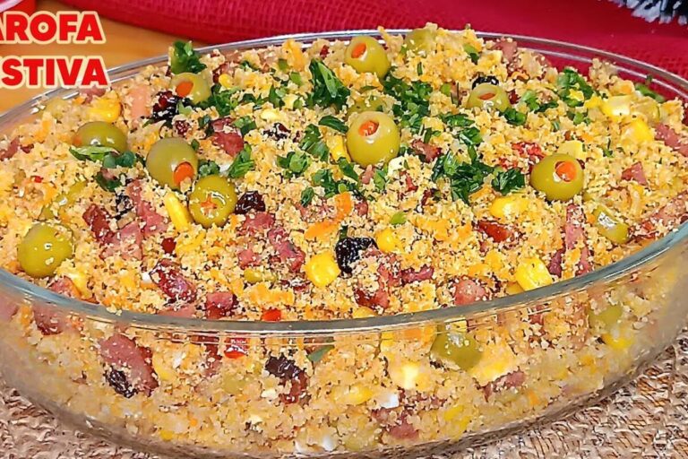 Receita de farofa de festa úmida e recheada para comemorações