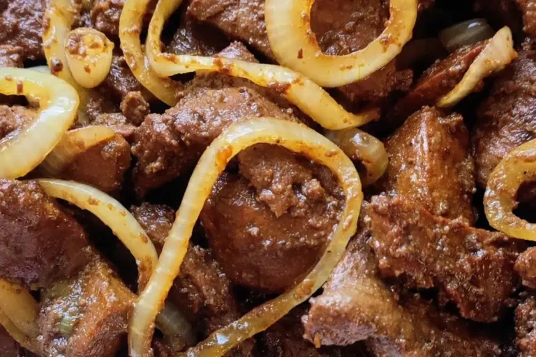 Receita de fígado acebolado super macio e suculento