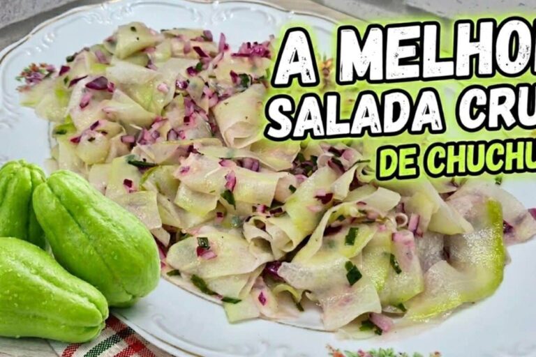 Receita de salada de chuchu cru refrescante e rápida de fazer