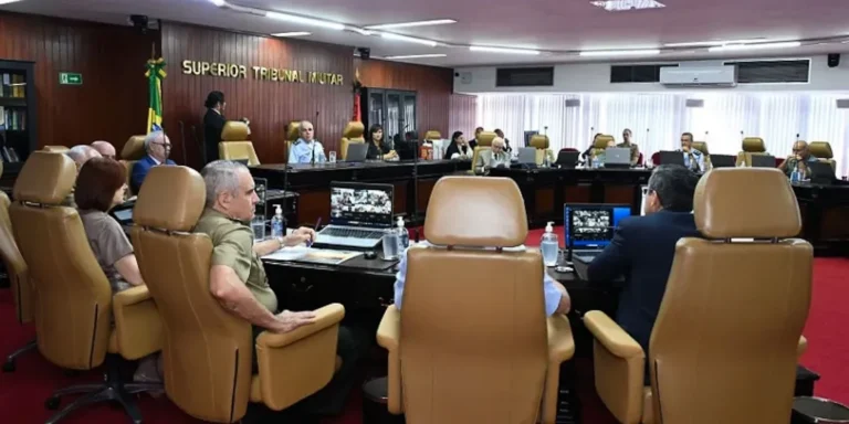STM confirma ministro em julgamento sobre patente de Bolsonaro