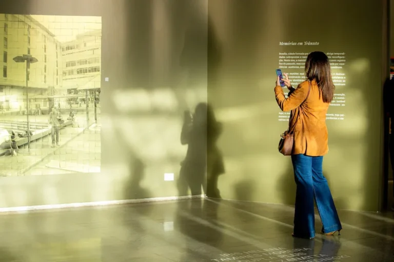 Saúde e bem-estar na rotina: arte na mostra Constelações Contemporâneas