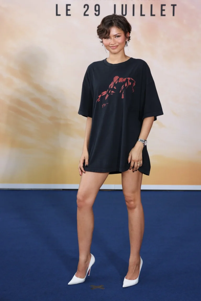 Scarpins: a tendência de estilo pessoal da Zendaya em destaque